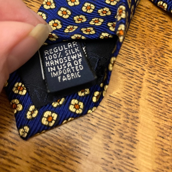 Lands’ End Bright Blue Silk Necktie Floral Pattern - Picture 4 of 4